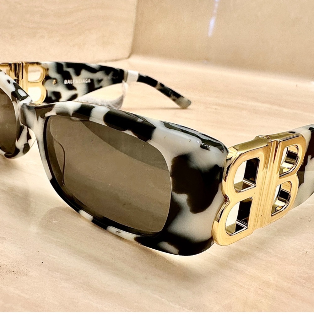 Balenciaga sunglasses new with case and box last pair spend $300 free scarf - Picture 2 of 10